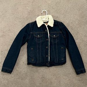 Womens XS Levi’s Sherpa Trucker Jacket